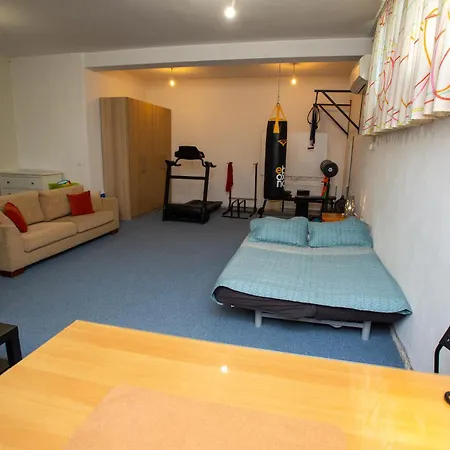 River Side Alli Meria