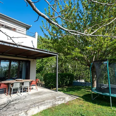 Villa River Side Alli Meria